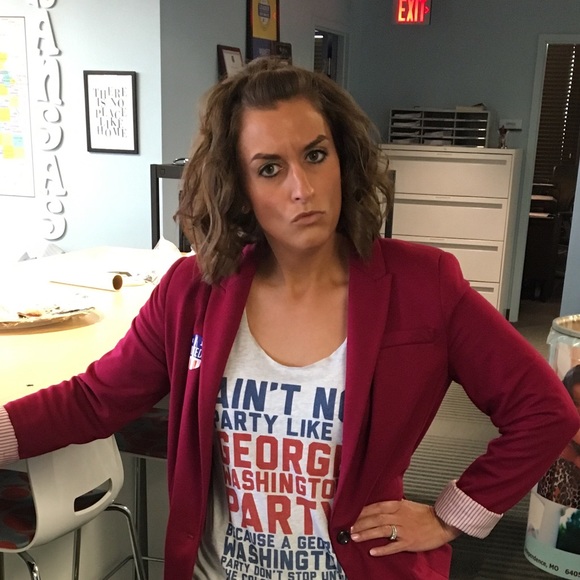 Meet your Posher, Liz - Picture 1 of 1